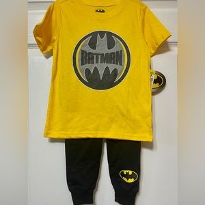 NWT! BATMAN 2 Pc. Boys Outfit Size 4 Sweatpants & Long Sleeve Shirt